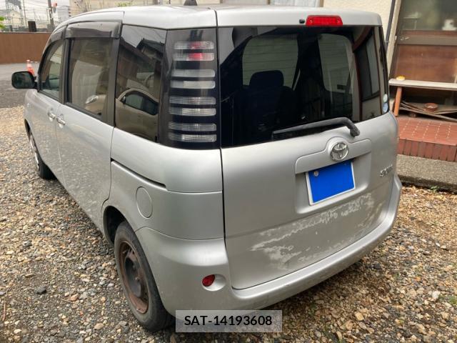 Toyota SIENTA 2005-11 8360620-13