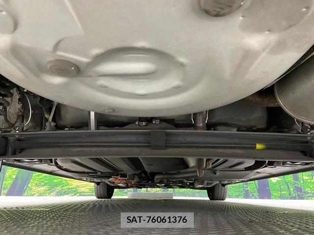 Toyota SIENTA 2017-09 8360645-18
