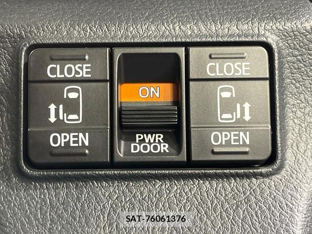 Toyota SIENTA 2017-09 8360645-7