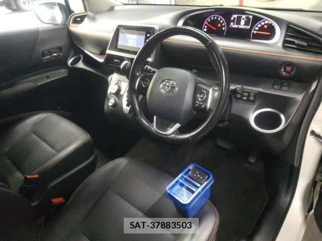 Toyota SIENTA 2018-04 8360764-2