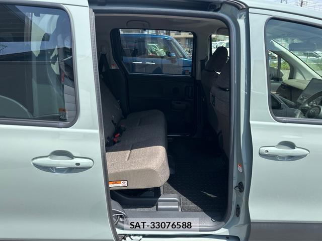 Toyota SIENTA 2022-10 8360872-12