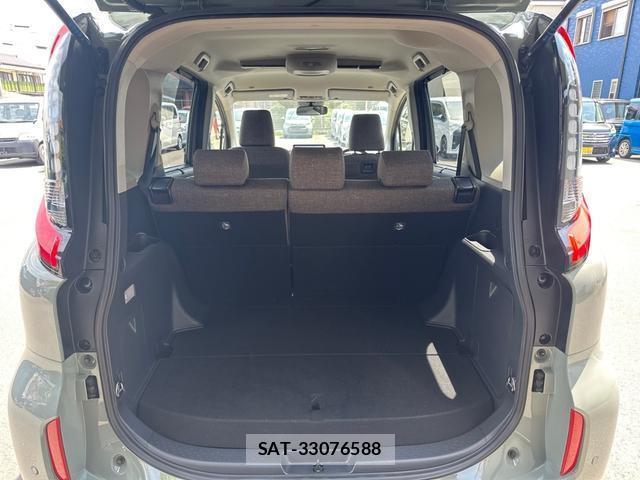 Toyota SIENTA 2022-10 8360872-15