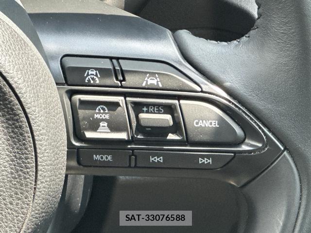 Toyota SIENTA 2022-10 8360872-17