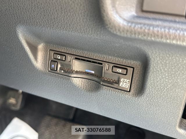 Toyota SIENTA 2022-10 8360872-6