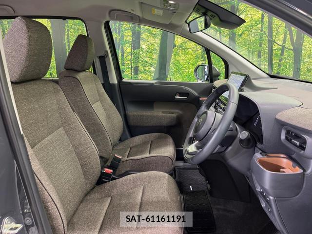 Toyota SIENTA 2023-11 8361057-6