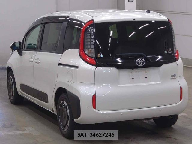 Toyota SIENTA 2022-10 8361259-1