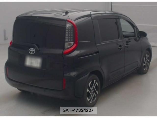 Toyota SIENTA 2022-10 8361416-1