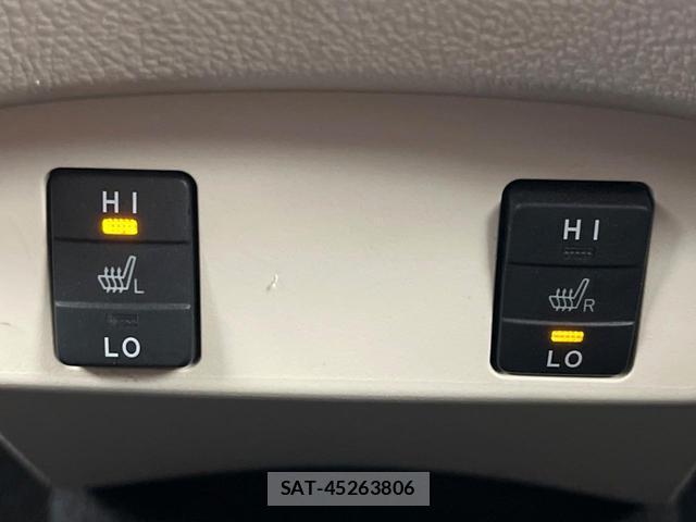 Toyota SIENTA 2016-12 8361737-6