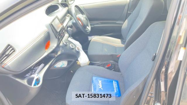 Toyota SIENTA 2017-01 8361755-10