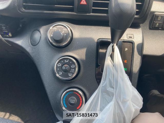 Toyota SIENTA 2017-01 8361755-19