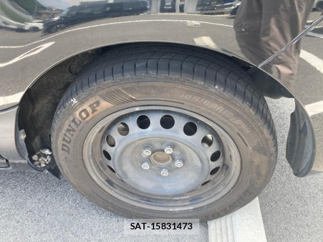 Toyota SIENTA 2017-01 8361755-5