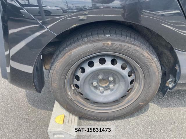 Toyota SIENTA 2017-01 8361755-6