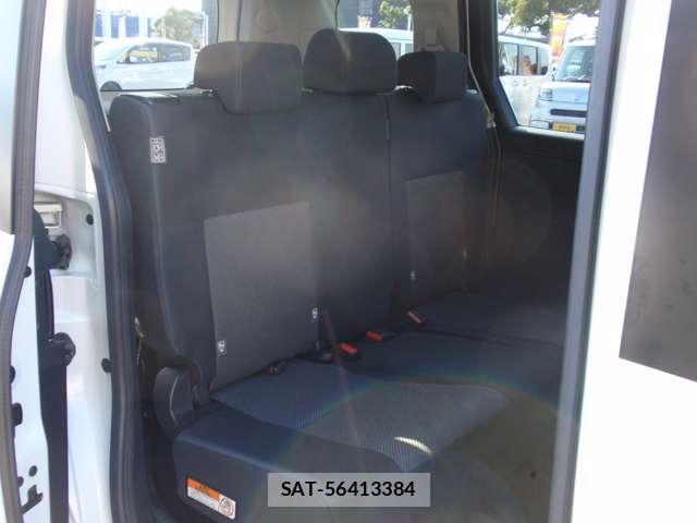 Toyota SIENTA 2023-07 8361893-6