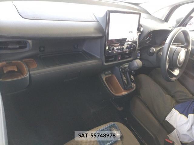 Toyota SIENTA 2023-08 8361940-2