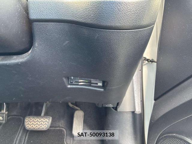 Toyota SIENTA 2016-02 8362082-10