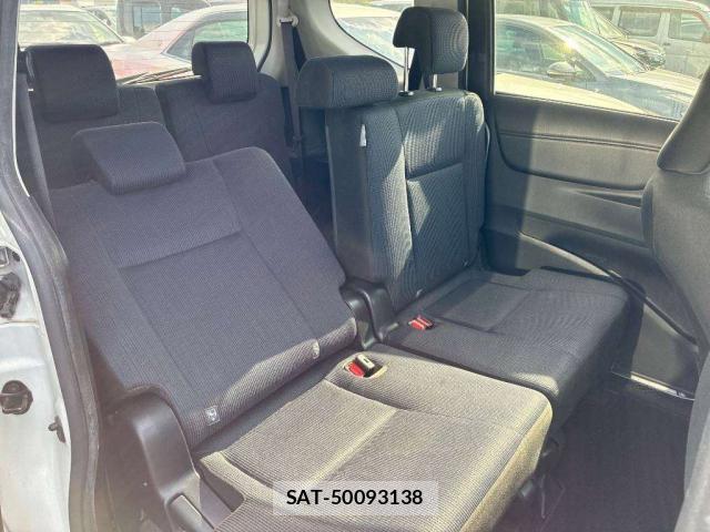 Toyota SIENTA 2016-02 8362082-6
