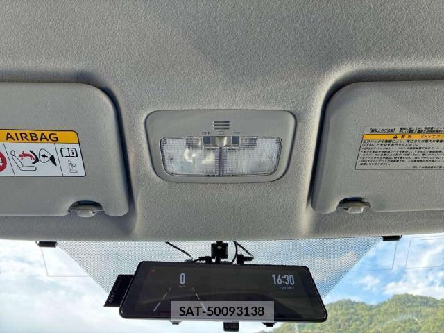 Toyota SIENTA 2016-02 8362082-7