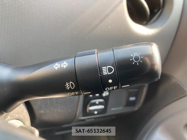 Toyota SIENTA 2014-08 8362531-14