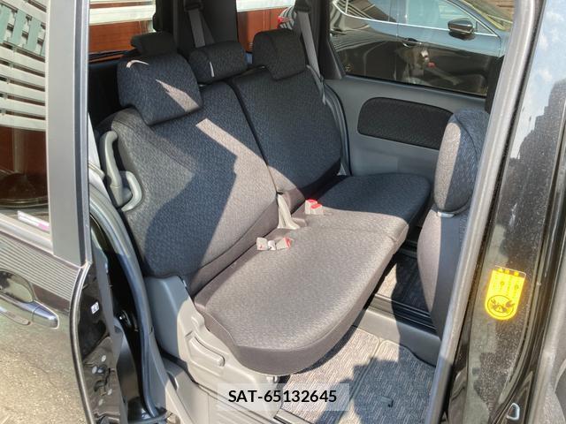Toyota SIENTA 2014-08 8362531-17