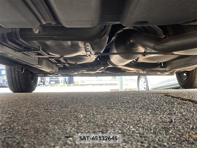Toyota SIENTA 2014-08 8362531-18