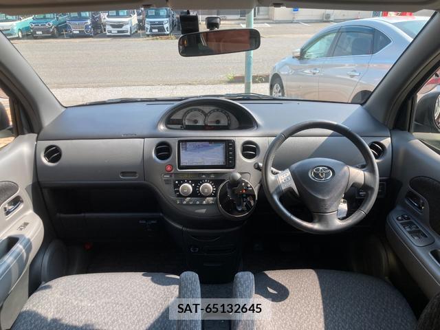 Toyota SIENTA 2014-08 8362531-2