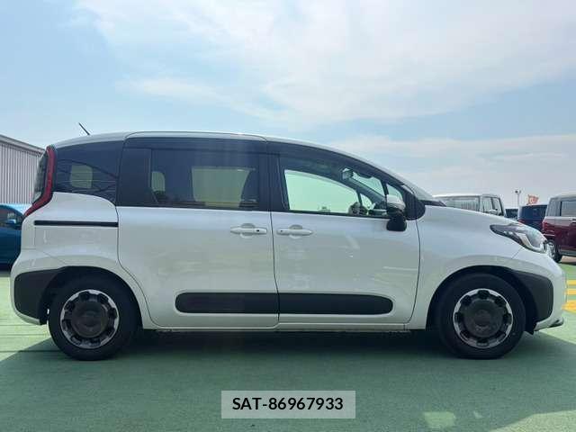 Toyota SIENTA 2023-09 8363087-16
