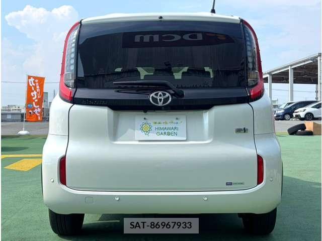 Toyota SIENTA 2023-09 8363087-17