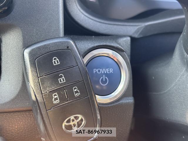 Toyota SIENTA 2023-09 8363087-7