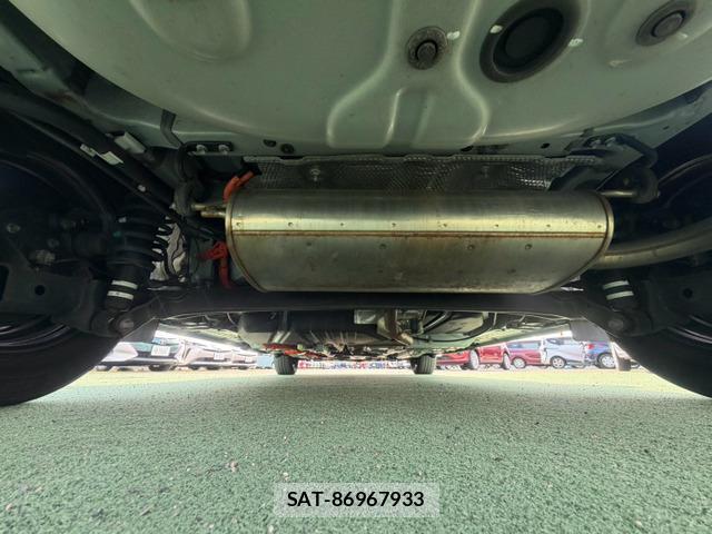 Toyota SIENTA 2023-09 8363087-8