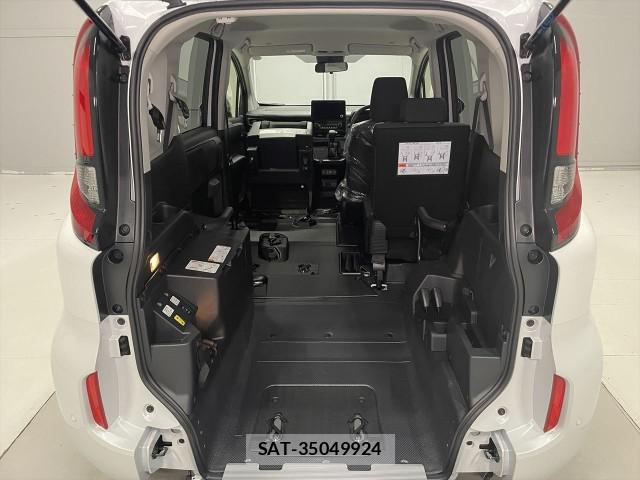 Toyota SIENTA 2026-07 8363089-13