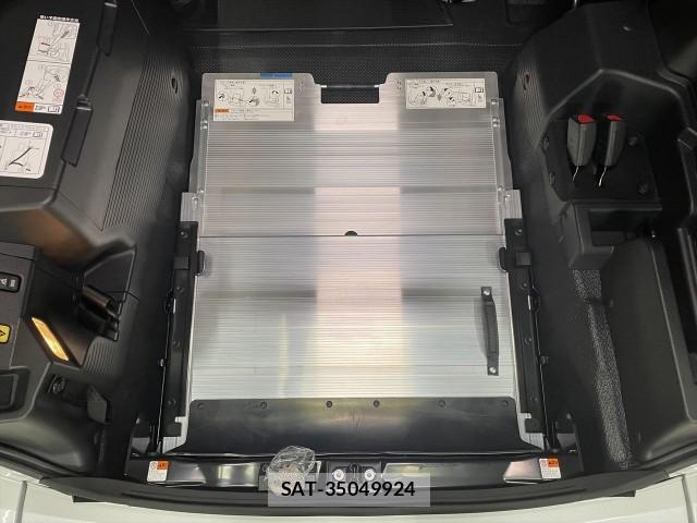 Toyota SIENTA 2026-07 8363089-9