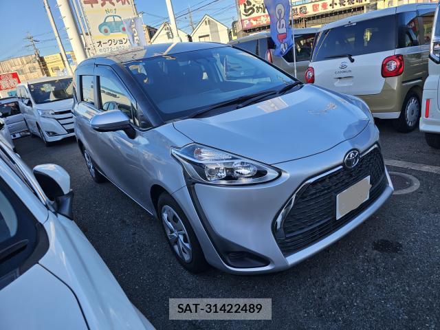 Toyota SIENTA 2019-06 8363111-1