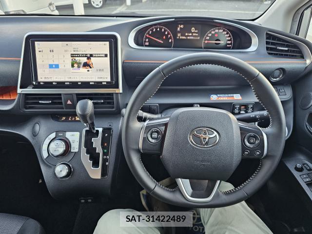 Toyota SIENTA 2019-06 8363111-3