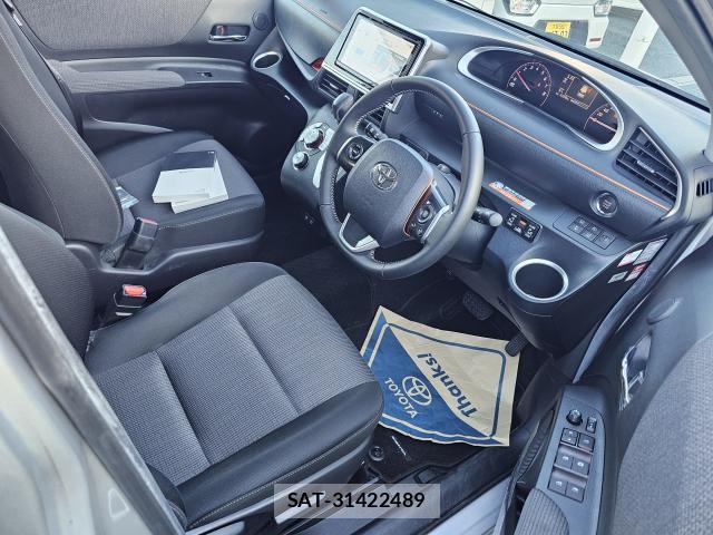 Toyota SIENTA 2019-06 8363111-5