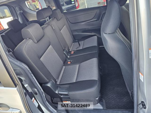 Toyota SIENTA 2019-06 8363111-6