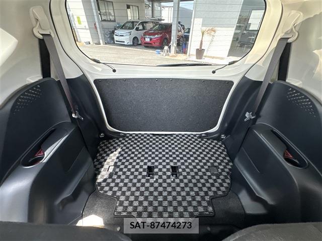 Toyota SIENTA 2016-03 8363184-12