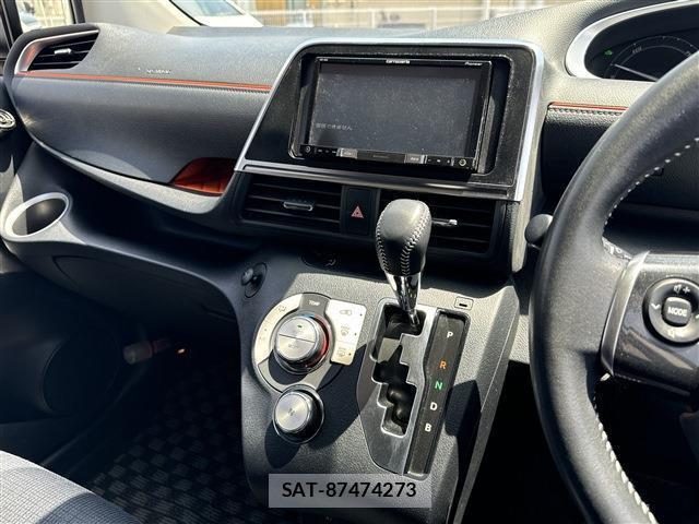 Toyota SIENTA 2016-03 8363184-15