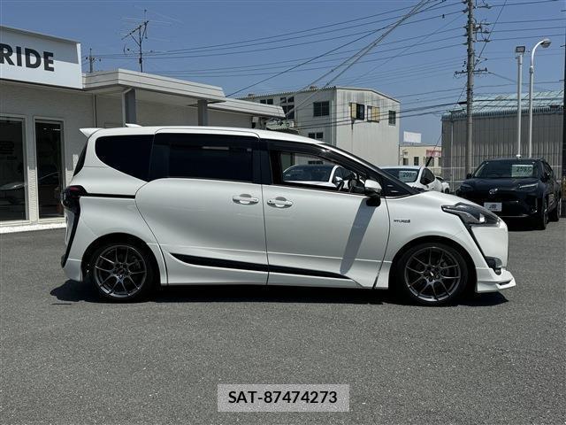 Toyota SIENTA 2016-03 8363184-2