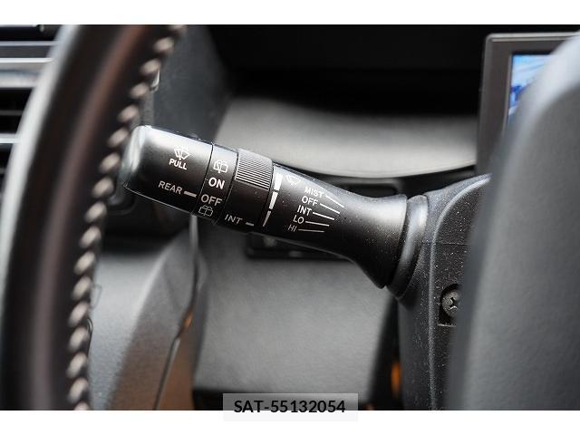 Toyota SIENTA 2016-11 8363388-10
