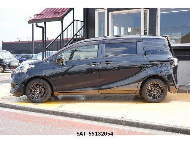 Toyota SIENTA 2016-11 8363388-15