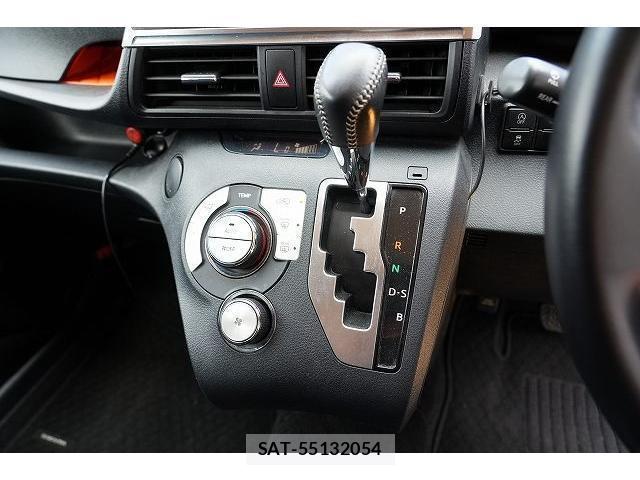 Toyota SIENTA 2016-11 8363388-9