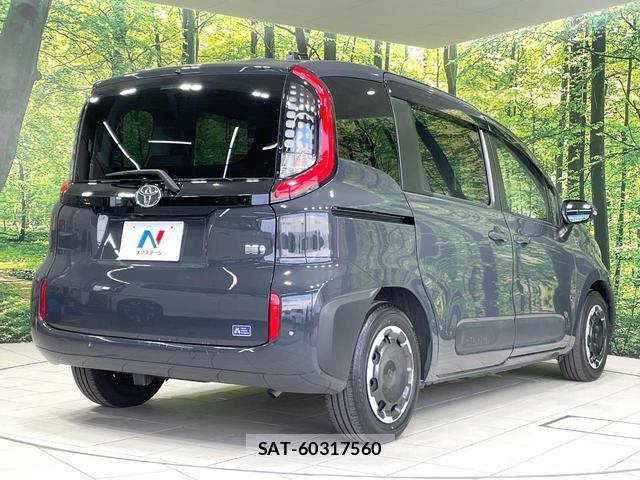 Toyota SIENTA 2023-09 8363401-17