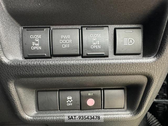 Toyota SIENTA 2023-07 8363778-13