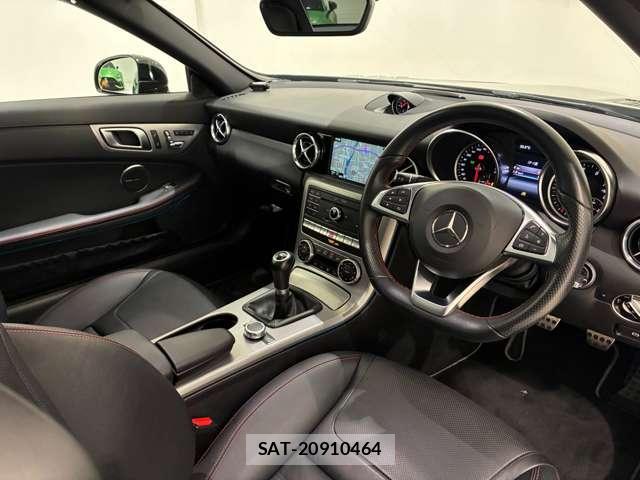 Mercedes Benz SLC 2018-04 8362850-1