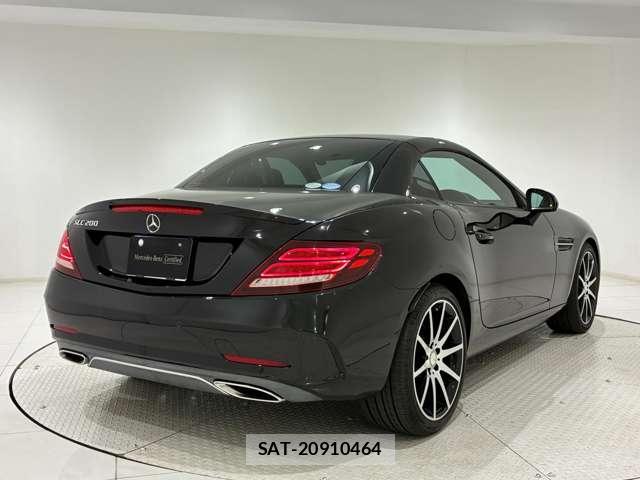 Mercedes Benz SLC 2018-04 8362850-2