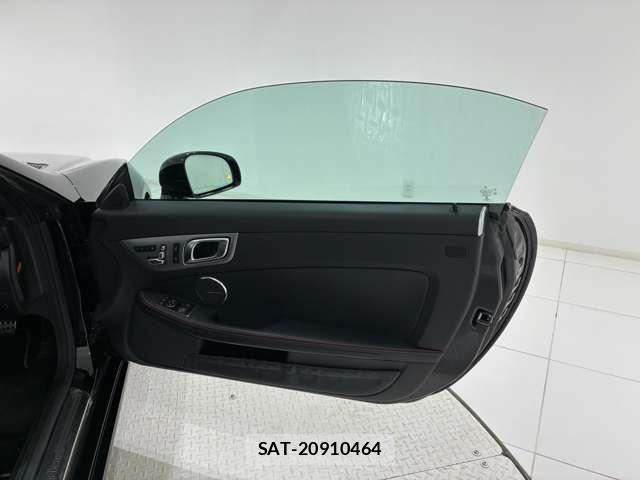 Mercedes Benz SLC 2018-04 8362850-3