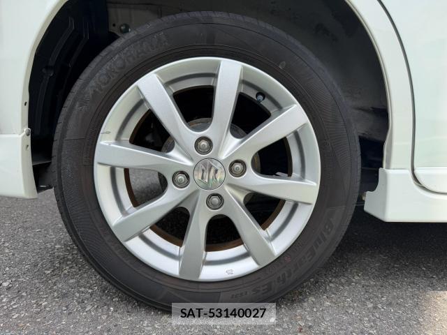 Suzuki SPACIA 2014-11 8362933-16