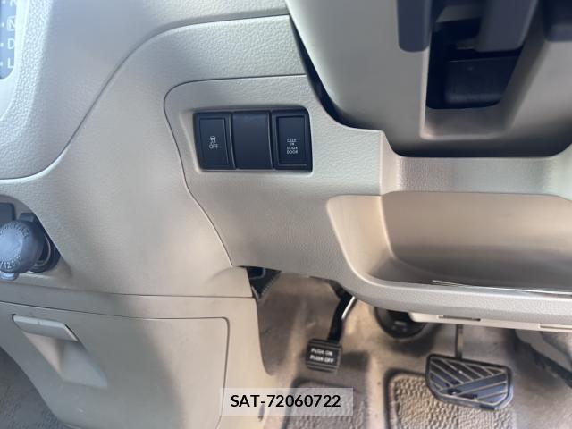 Suzuki SPACIA 2014-01 8363504-13