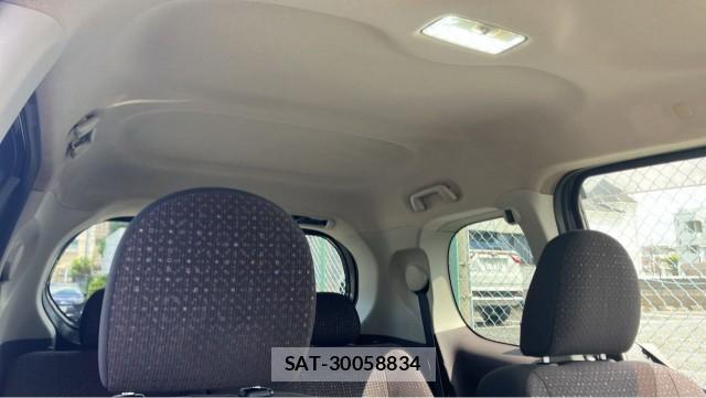 Toyota SPADE 2013-08 8362272-15