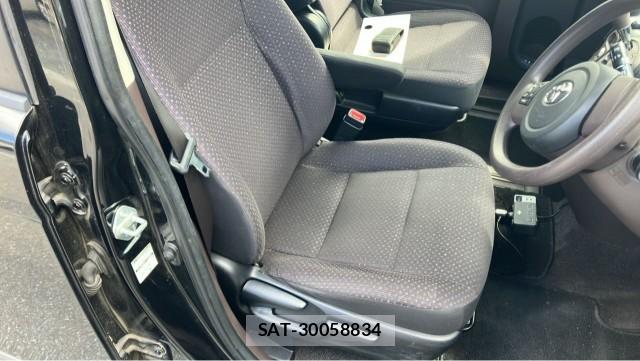 Toyota SPADE 2013-08 8362272-5